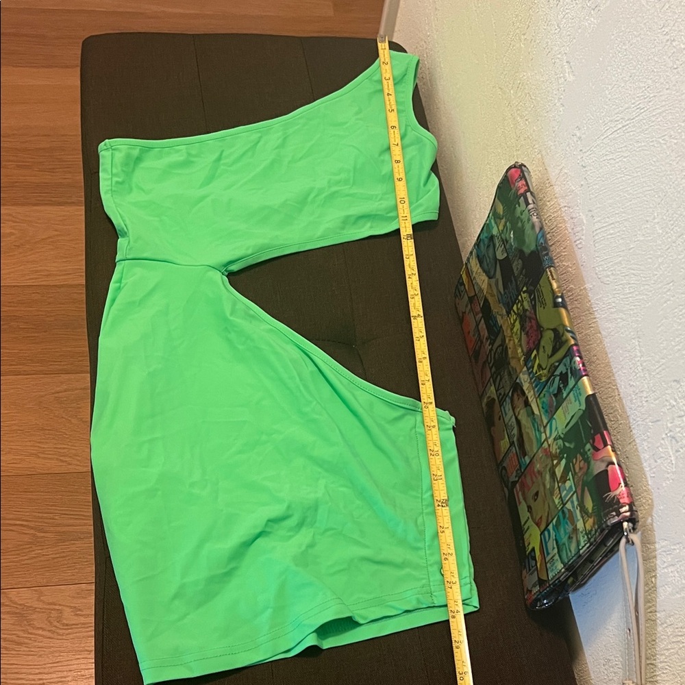#1123+ Green One-Shoulder Dress - Picture 5 of 7